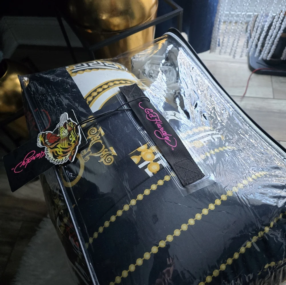Ed Hardy California King 8piece complete Bedding setBrand new